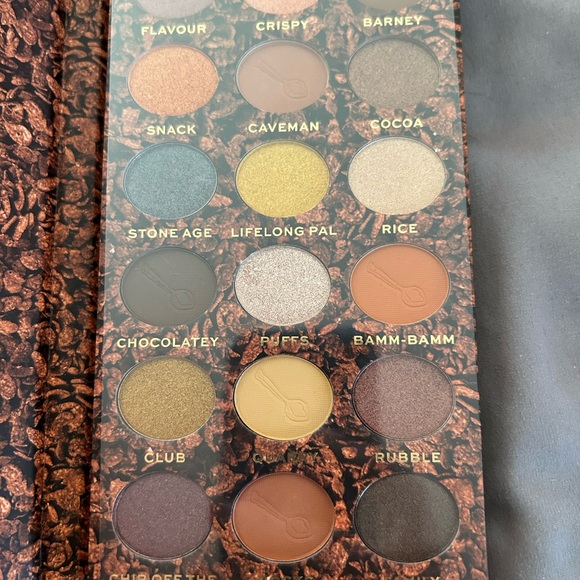 Fruity pebbles and cocoa pebbles eyeshadow palettes - Picture 10 of 14